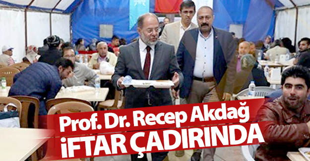 Akdağ, Palandöken iftar çadırındaydı