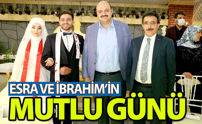 Esra ve İbrahim dünya evine girdi Esra ve İbrahim dünya evine girdi