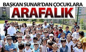 Başkan Sunar arafalık dağıttı